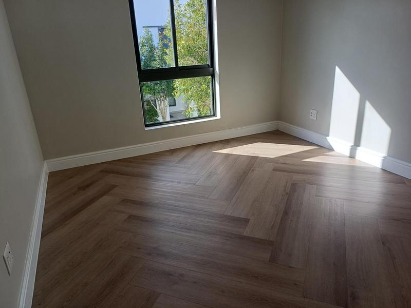 To Let 4 Bedroom Property for Rent in Somerset West Western Cape